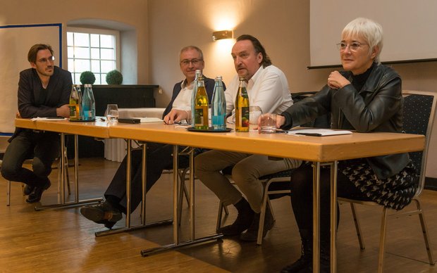Die Referenten Prof. Wolfgang Sander, Prof. Roland Reichenbach, Frau J.Huber und Moderator Yves Bossart