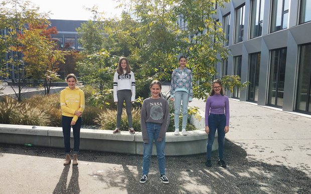 Salma Alvarez, Annika Edel, Anna Koller, Jana Kos, Jana Knauer (v.l.n.r.) Salma Alvarez, Annika Edel, Anna Koller, Jana Kos, Jana Knauer (v.l.n.r.)
