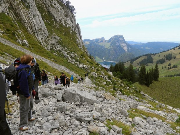 Steiles Gelände oberhalb des Kletterhüttlis