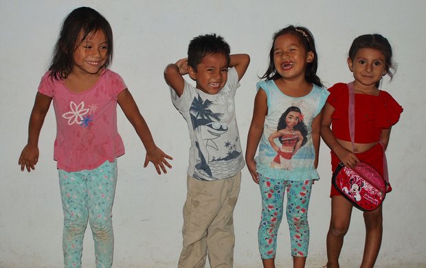 Lotta Kessler: Chicos del jardín, FSA en Perú