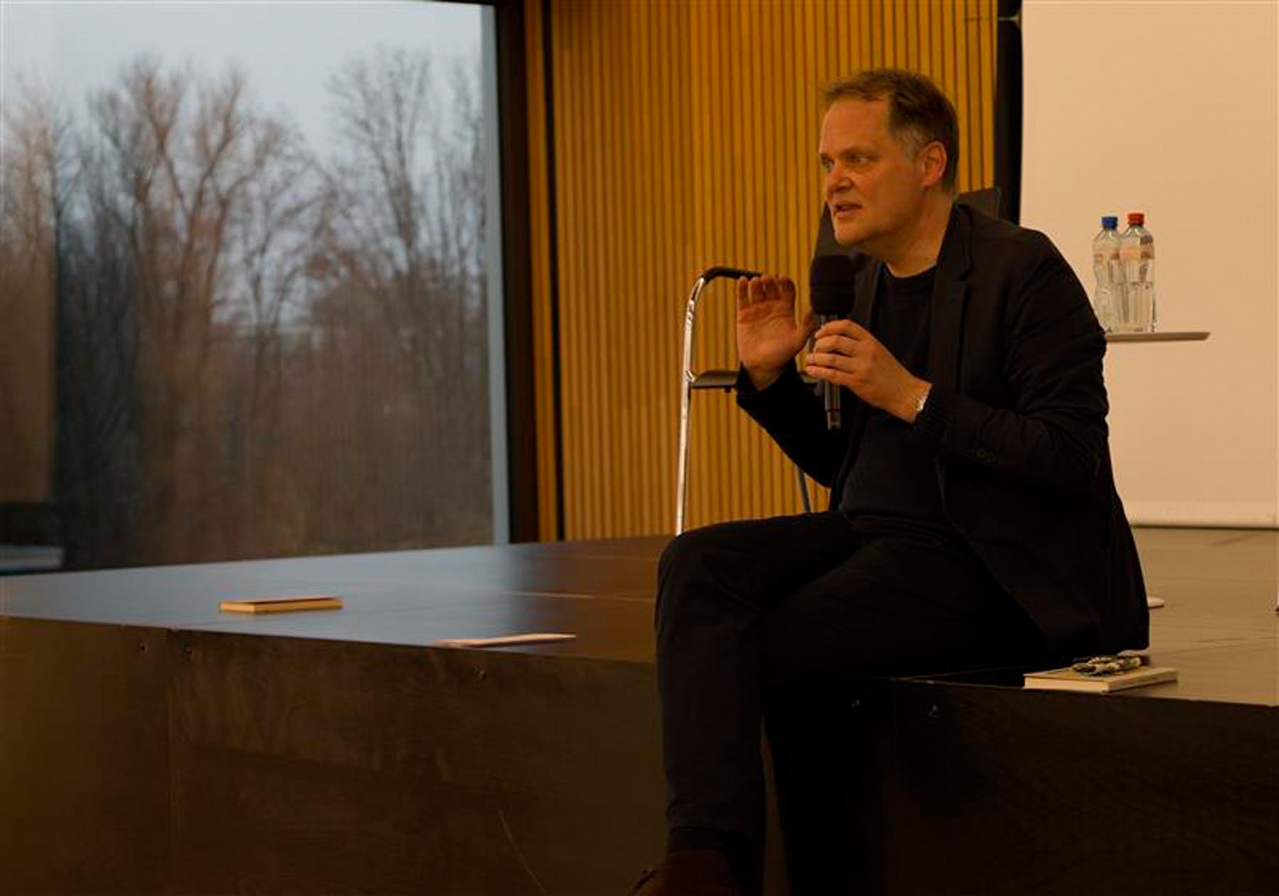 Autorenlesung mit Thomas Strässle, Bilder: Alissa Giuliani (G6h), Till Nägeli (G6f), Claudio Nicosia (G6f)