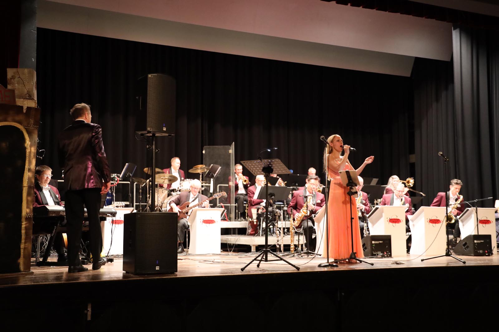 Ein Tanz durch die Jahrhunderte – Kantiball 2025, Bild: Margherita Pozzi (G5b)